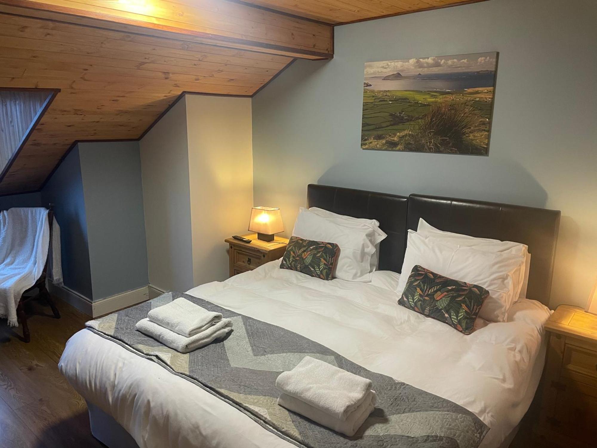 The Coastguard House @ Tigh T.P. Bed and Breakfast Ballydavid Exteriör bild