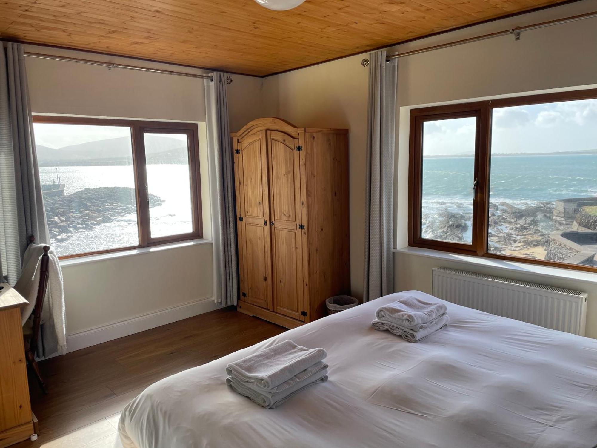The Coastguard House @ Tigh T.P. Bed and Breakfast Ballydavid Exteriör bild